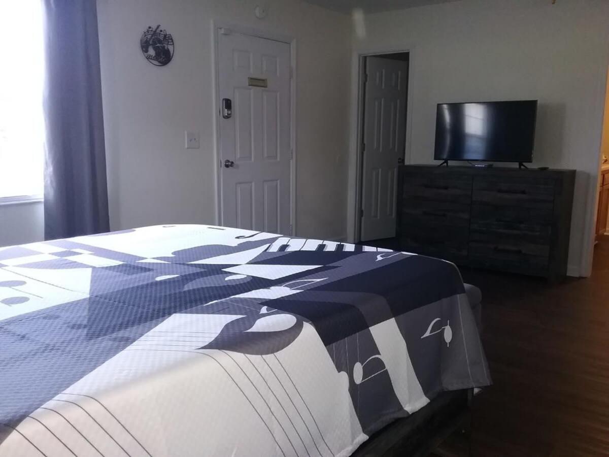 Apartment Music Getaway, Close To Entertainment! *
